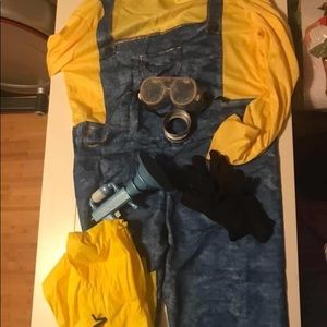 Standard Adult Minion costume with accessories